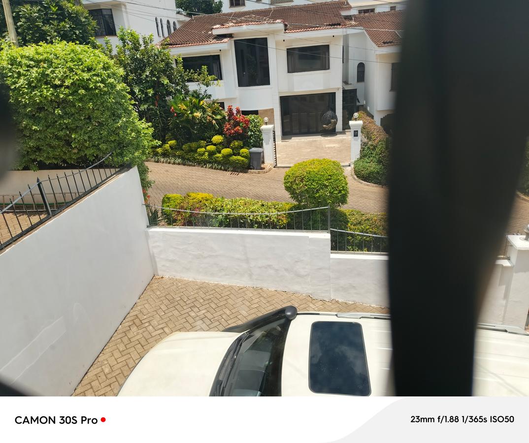 5 Bed House with En Suite at Riverside - 3 5 Bed House with En Suite at Riverside - 3