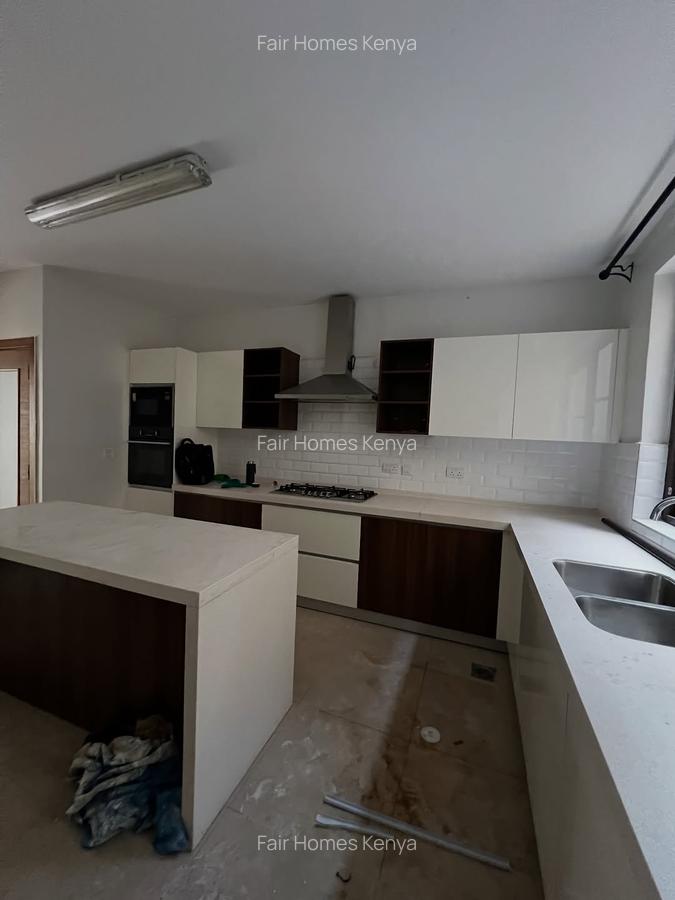 5 Bed Townhouse with En Suite at Lavington Green - 4