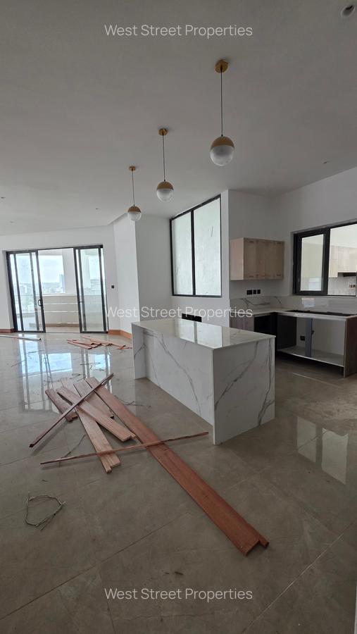 4 Bed Apartment with En Suite at Riverside Drive - 1