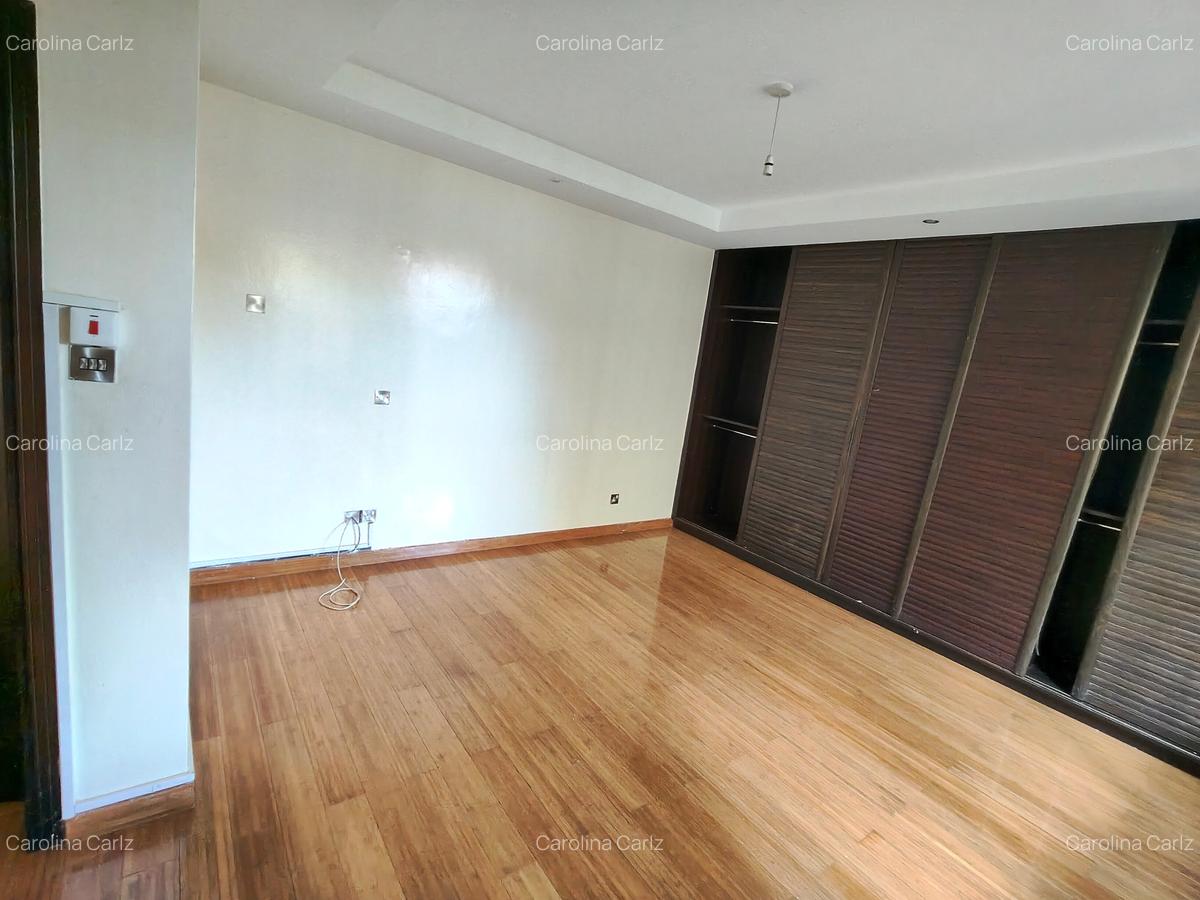 5 Bed House with En Suite in Westlands Area - 14