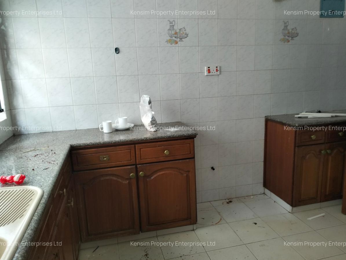 4 Bed Townhouse with En Suite in Lavington - 7