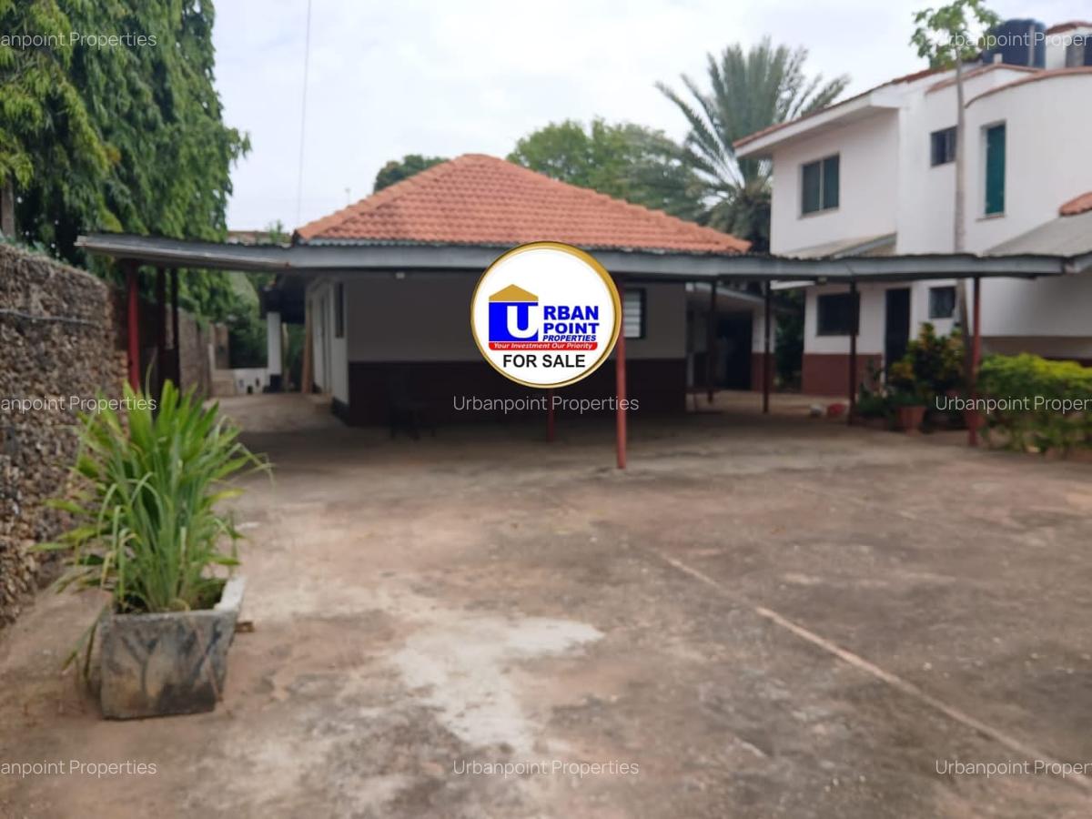 4 Bed House with En Suite in Nyali Area - 12