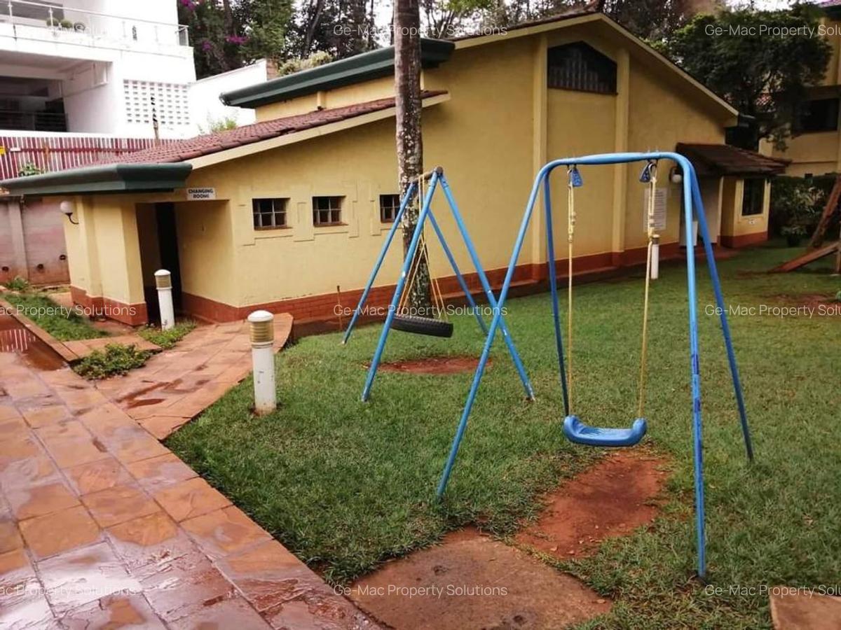 4 Bed House with En Suite in Spring Valley - 3