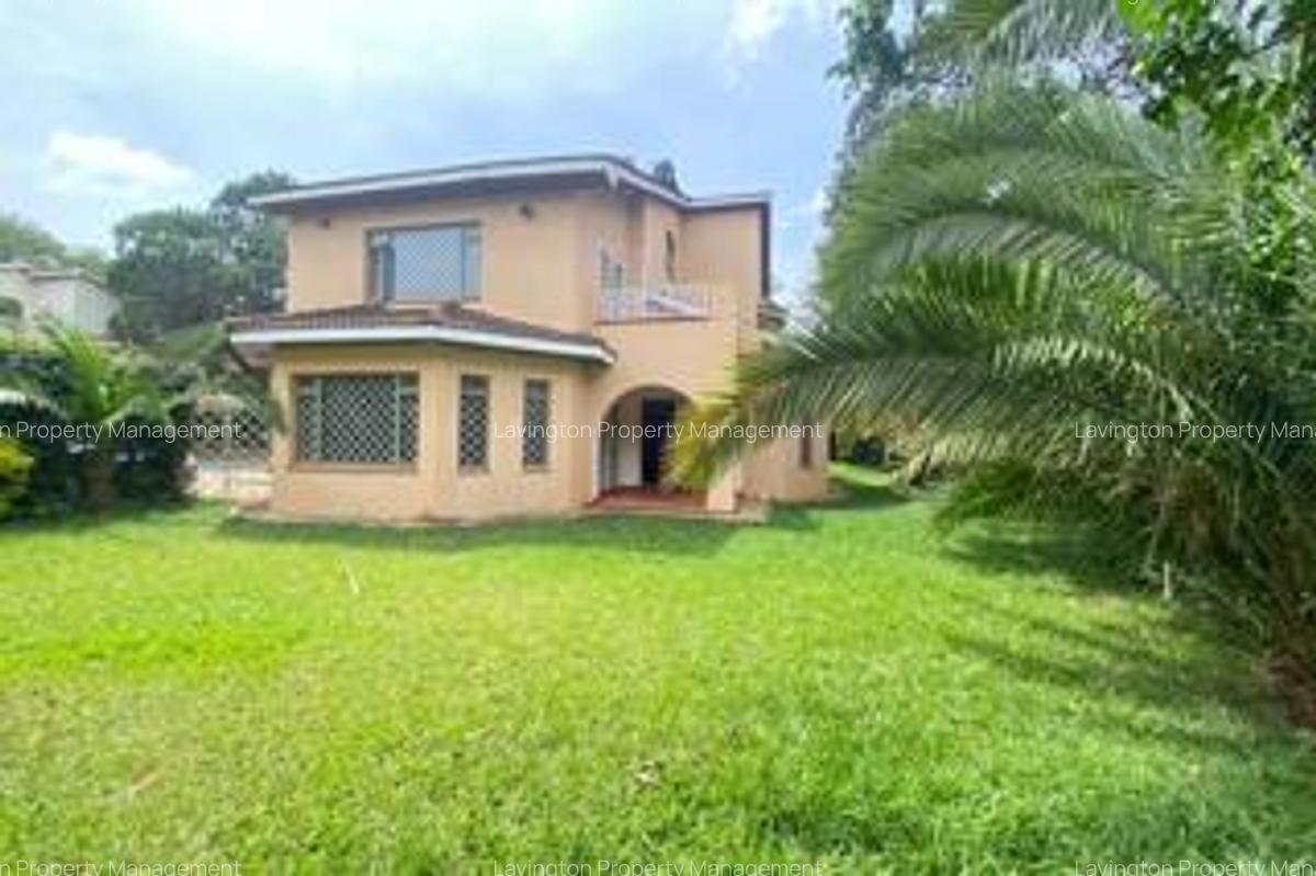 4 Bed House with En Suite at Lavington Green - 1