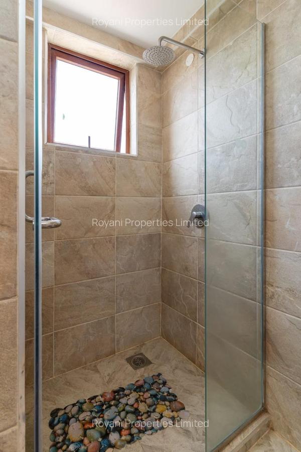 Serviced 2 Bed Apartment with En Suite in Kileleshwa - 18