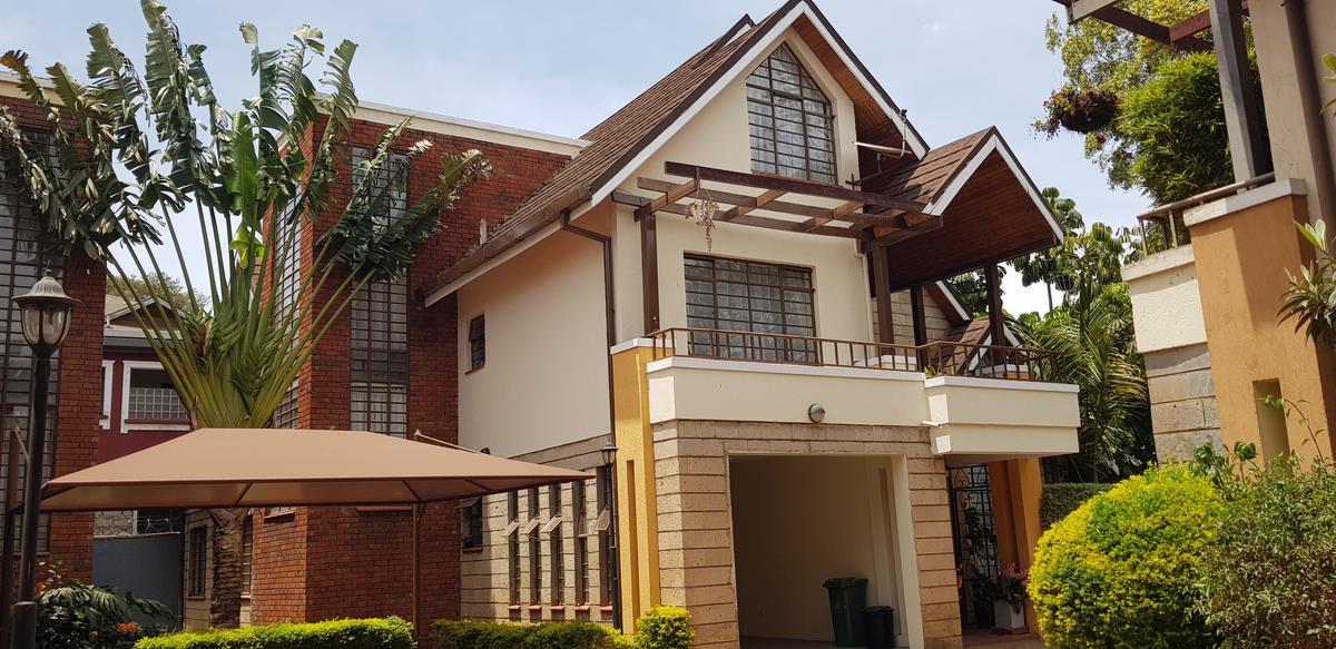 5 Bed Townhouse with En Suite at Off Convent Drive - 1