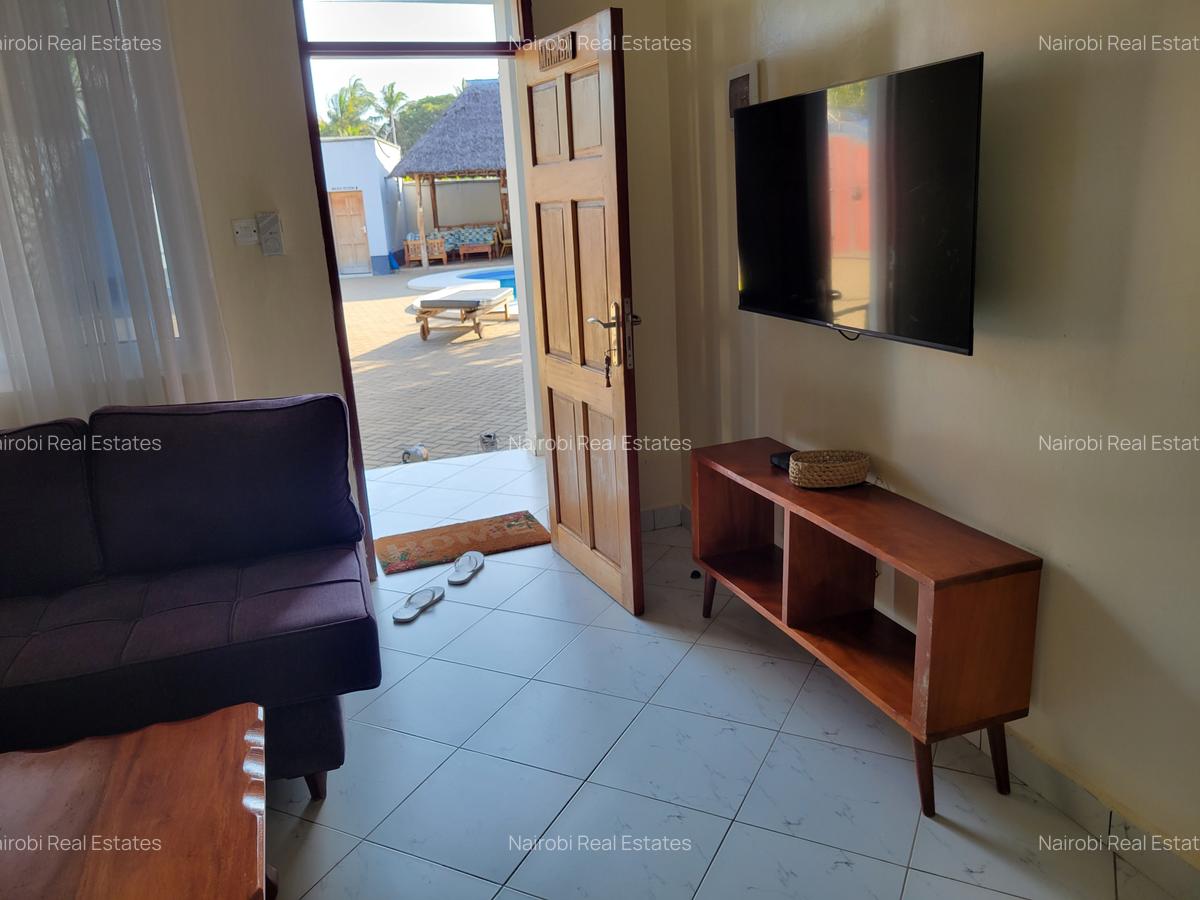 1 Bed House with En Suite in Diani - 5