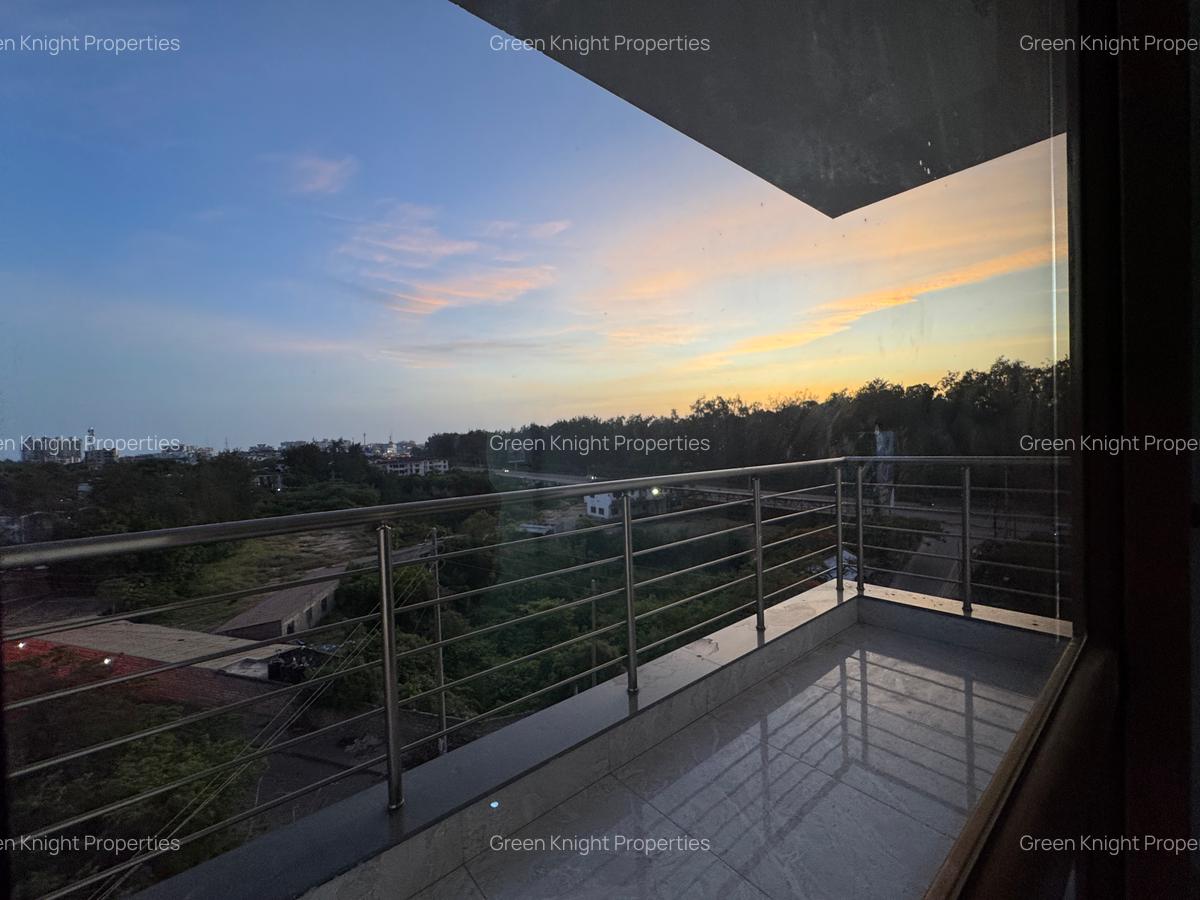 Serviced 3 Bed Apartment with En Suite in Nyali Area - 6