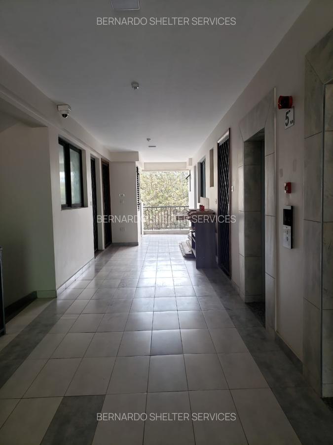 3 Bed Apartment with En Suite in Westlands Area - 11