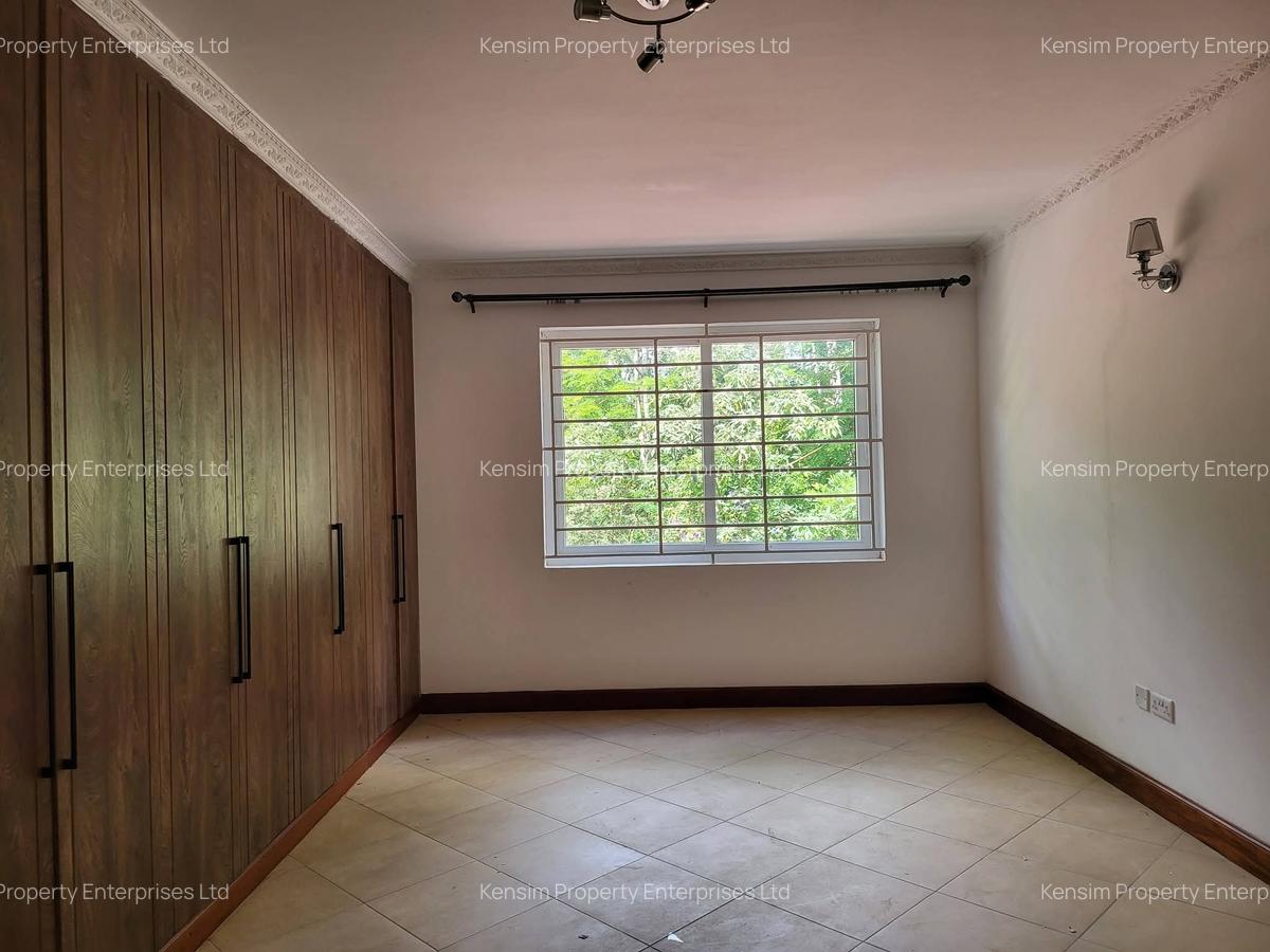 5 Bed Townhouse with En Suite in Rosslyn - 6