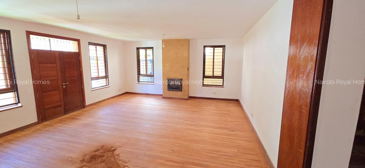 4 Bed Townhouse with En Suite at Convent Drive - 6