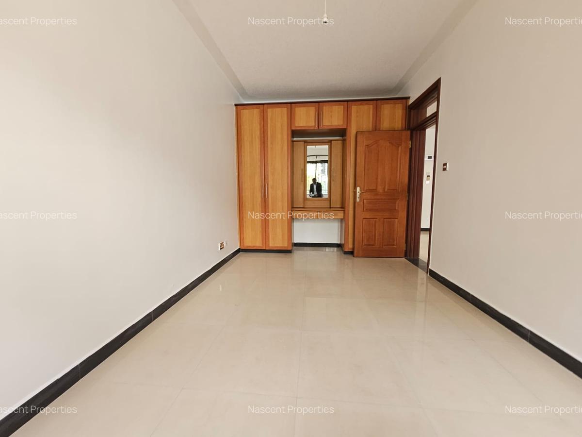 4 Bed Townhouse with En Suite in Spring Valley - 6