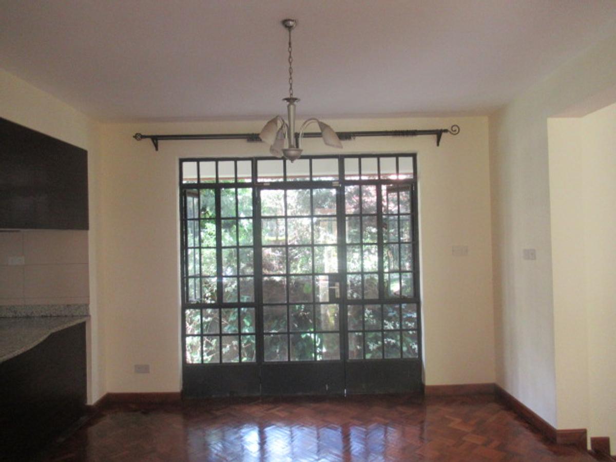 4 Bed Townhouse with En Suite at Lavington - 17