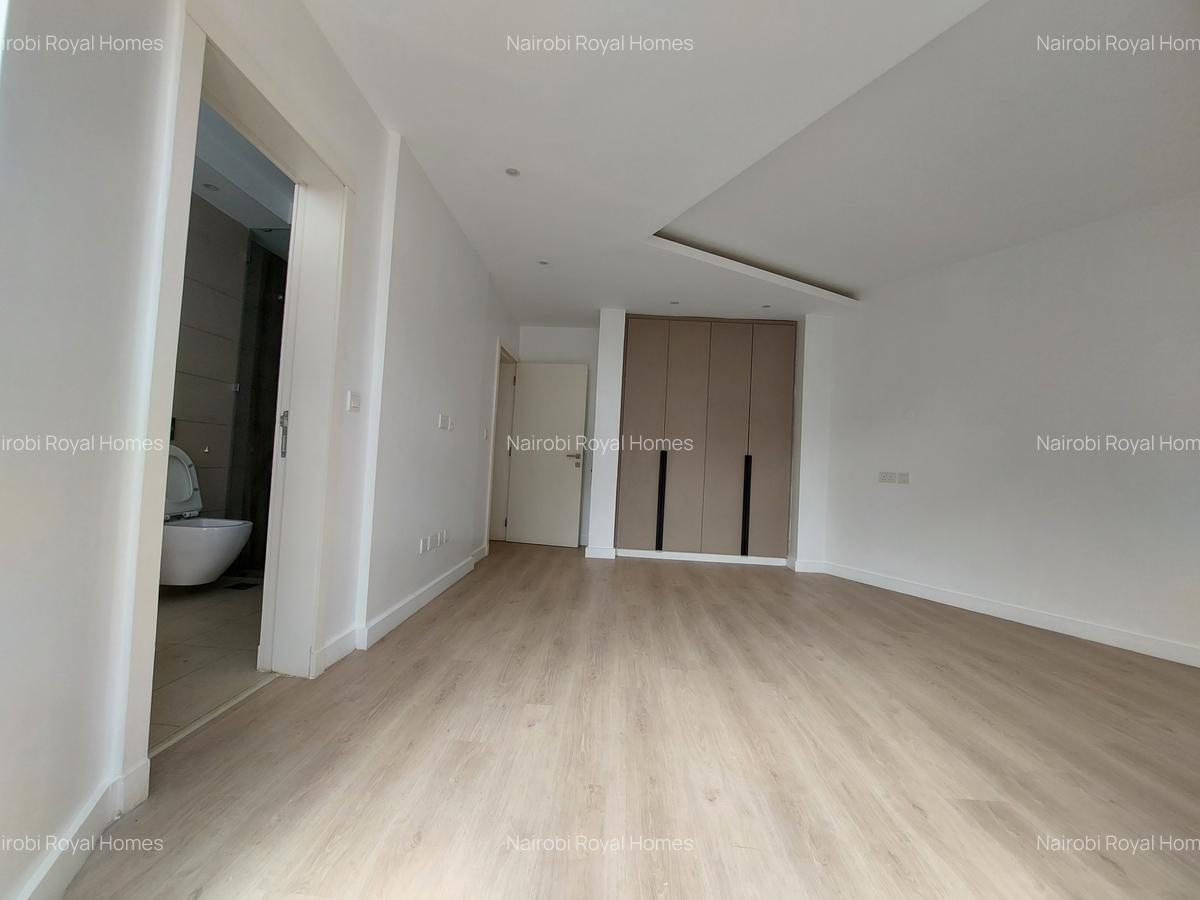 5 Bed Townhouse with En Suite at Chalbi Drive - 16