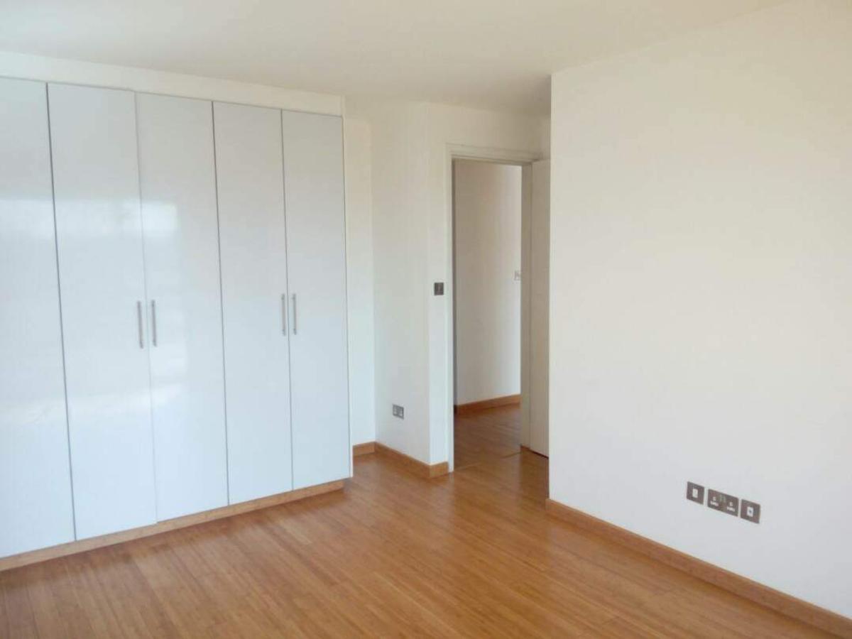 Serviced 2 Bed Apartment with En Suite at Garden City Mall - 4