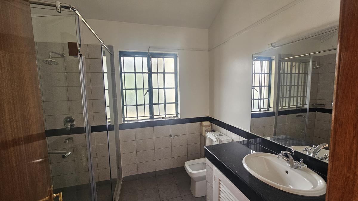 5 Bed Townhouse with En Suite at Grevillea Grove - 12
