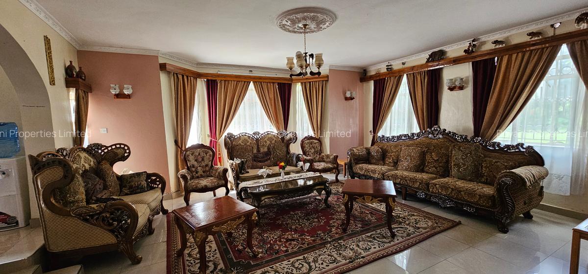 7 Bed House with En Suite in Thome - 1