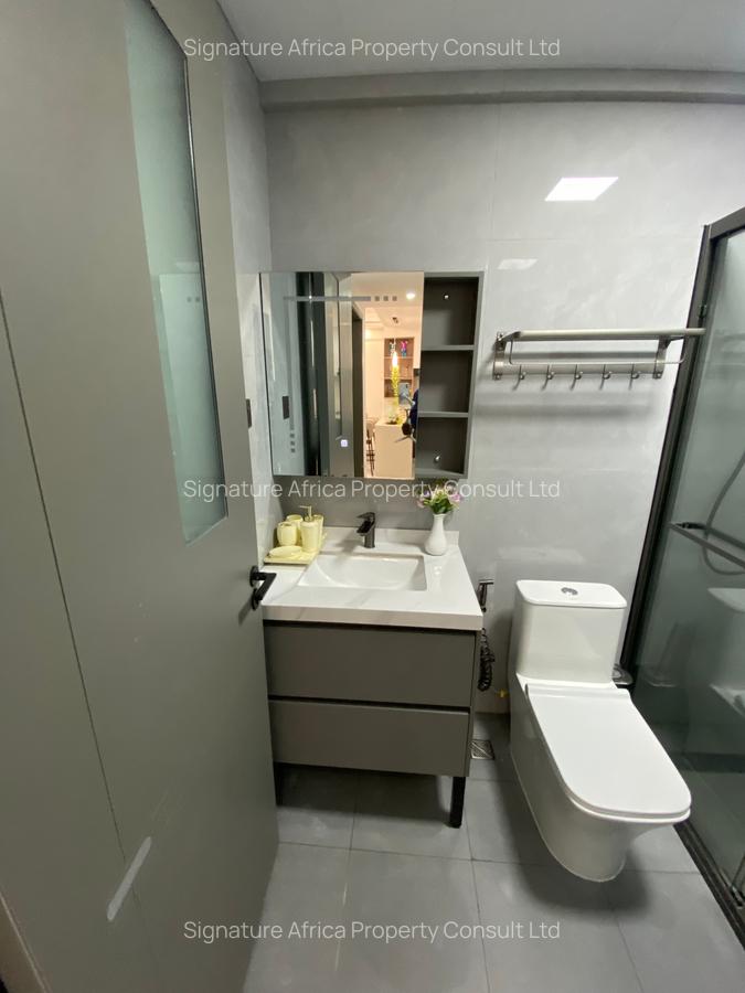 1 Bed Apartment with Swimming Pool in Kilimani - 3