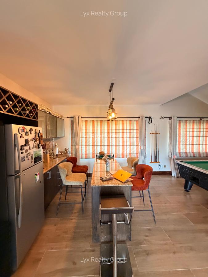 5 Bed Townhouse with En Suite in Westlands Area - 11