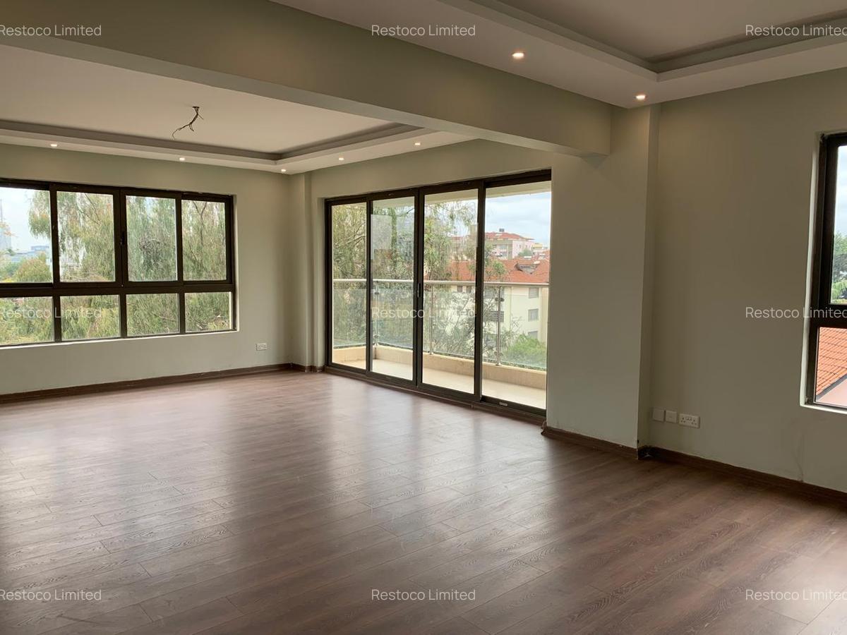 3 Bed Apartment with En Suite at Rose Avenue - 17