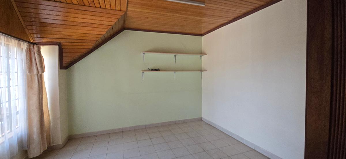 5 Bed Townhouse with En Suite at Kabasiran Avenue - 19