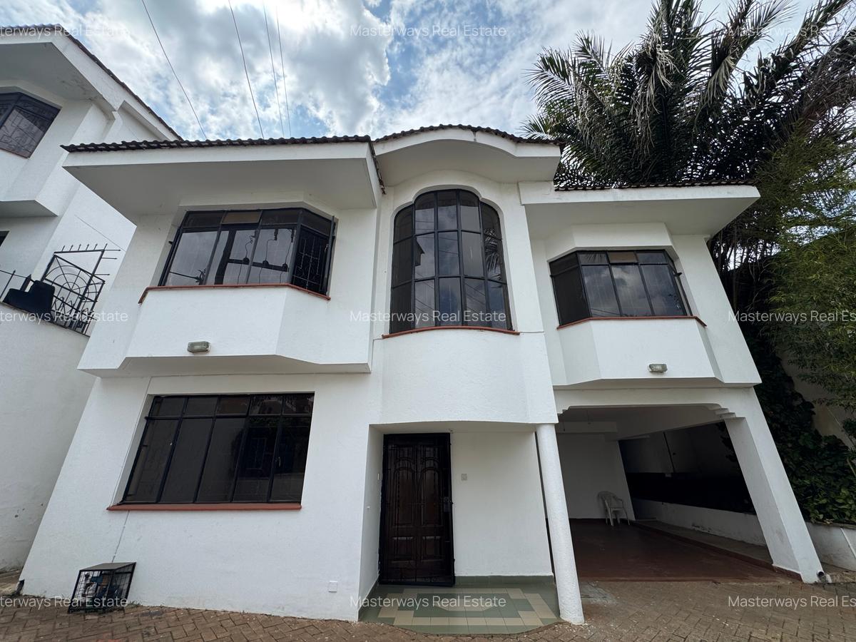 4 Bed Townhouse with En Suite in Riverside - 1