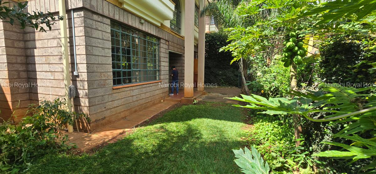 4 Bed Townhouse with En Suite at Brookside Garden - 2