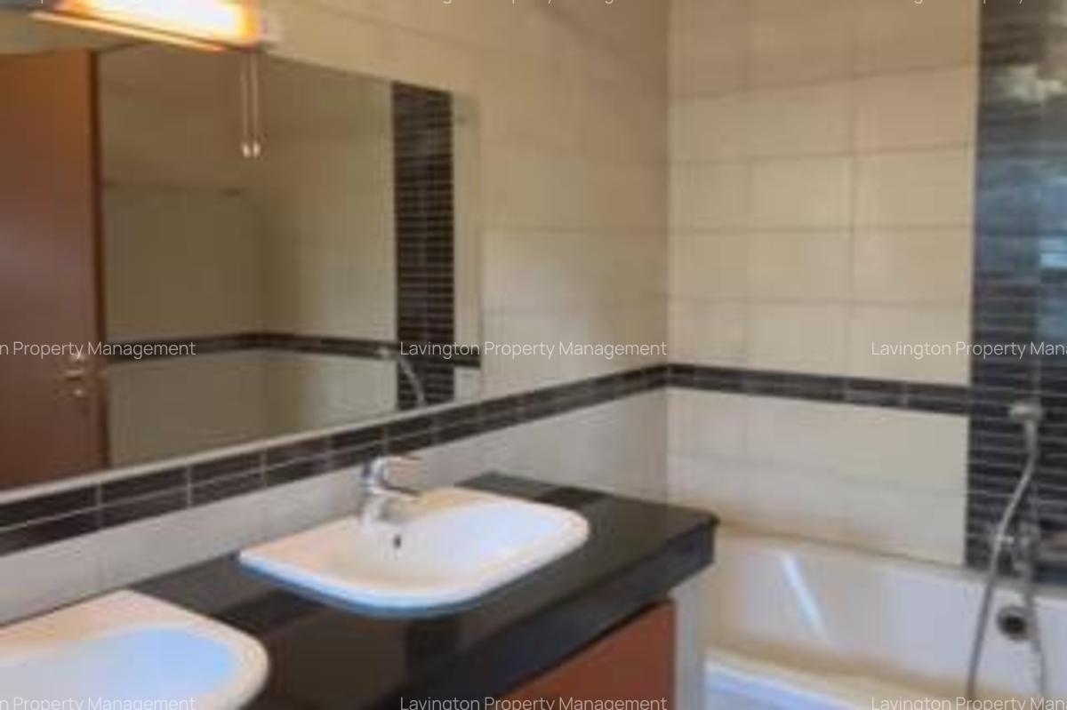 4 Bed Townhouse with En Suite at Lavington Green - 11