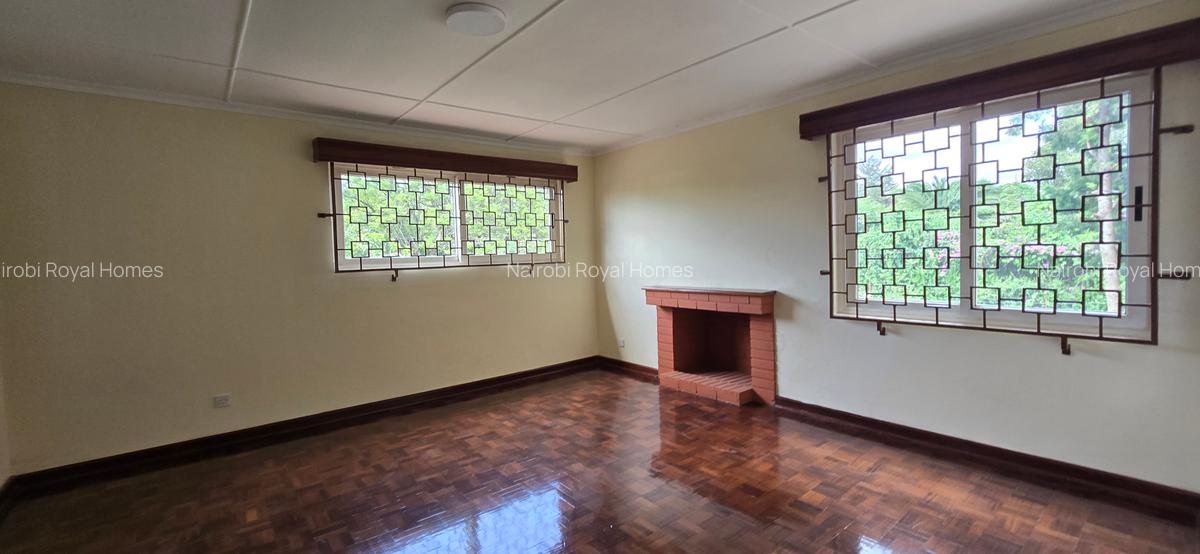 5 Bed Townhouse with En Suite at Lavington - 9
