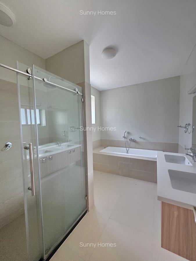 5 Bed Townhouse with En Suite at Lavington Green - 12