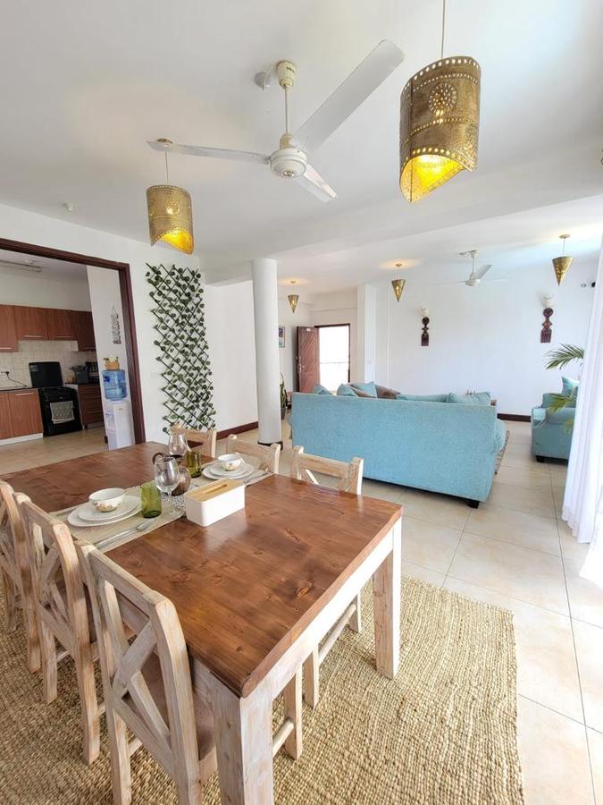 Serviced 2 Bed Apartment with En Suite in Nyali Area - 9
