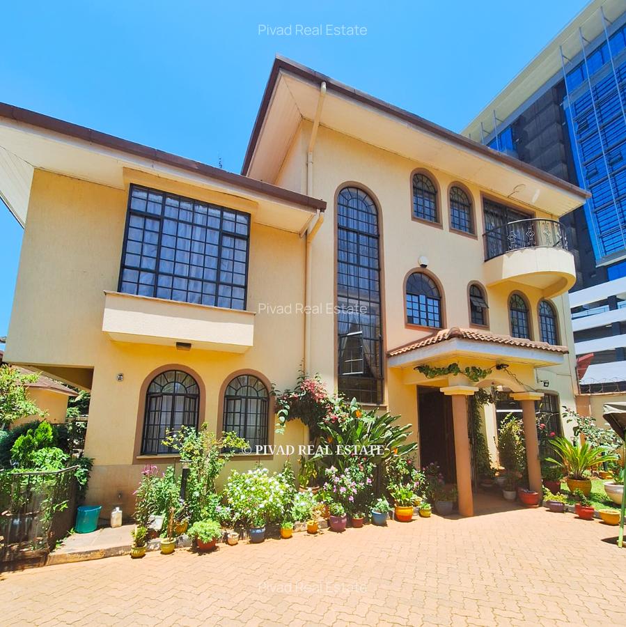 5 Bed Townhouse with Garden in General Mathenge - 1