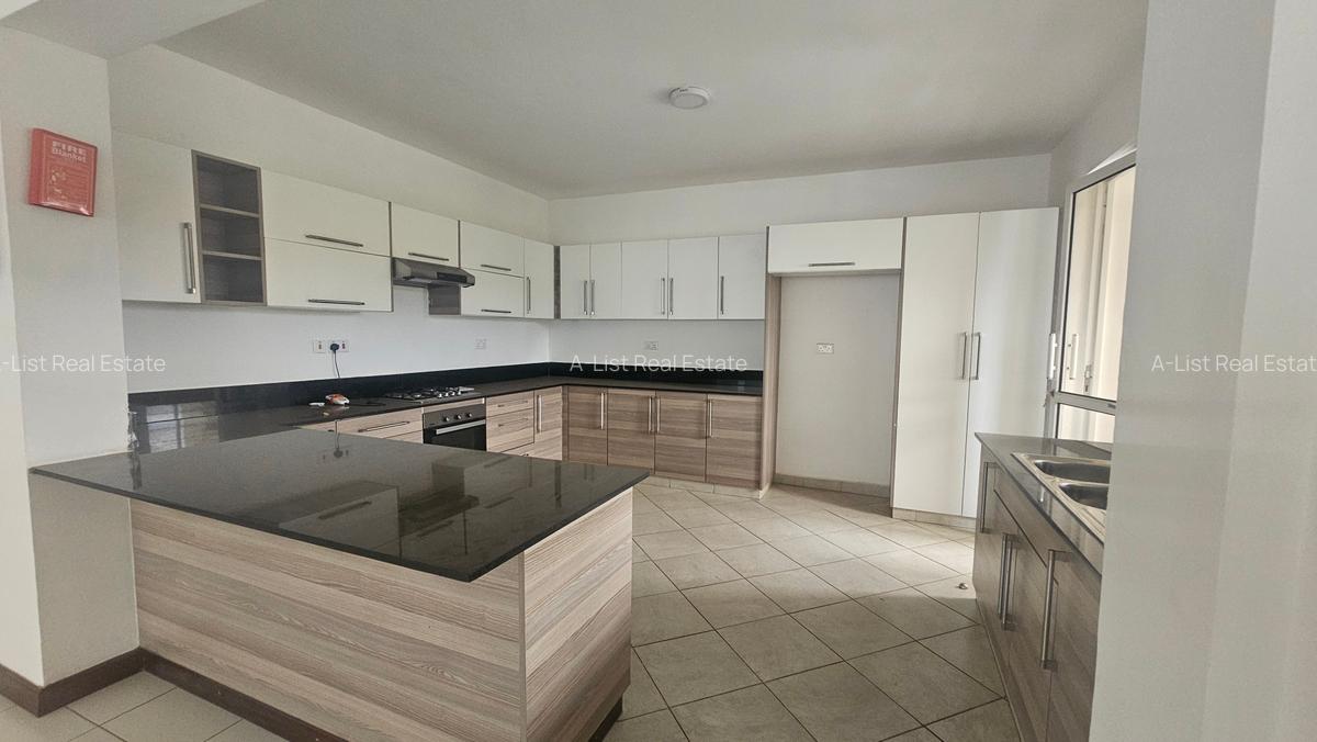 2 Bed Apartment with En Suite at Bohra Street - 3