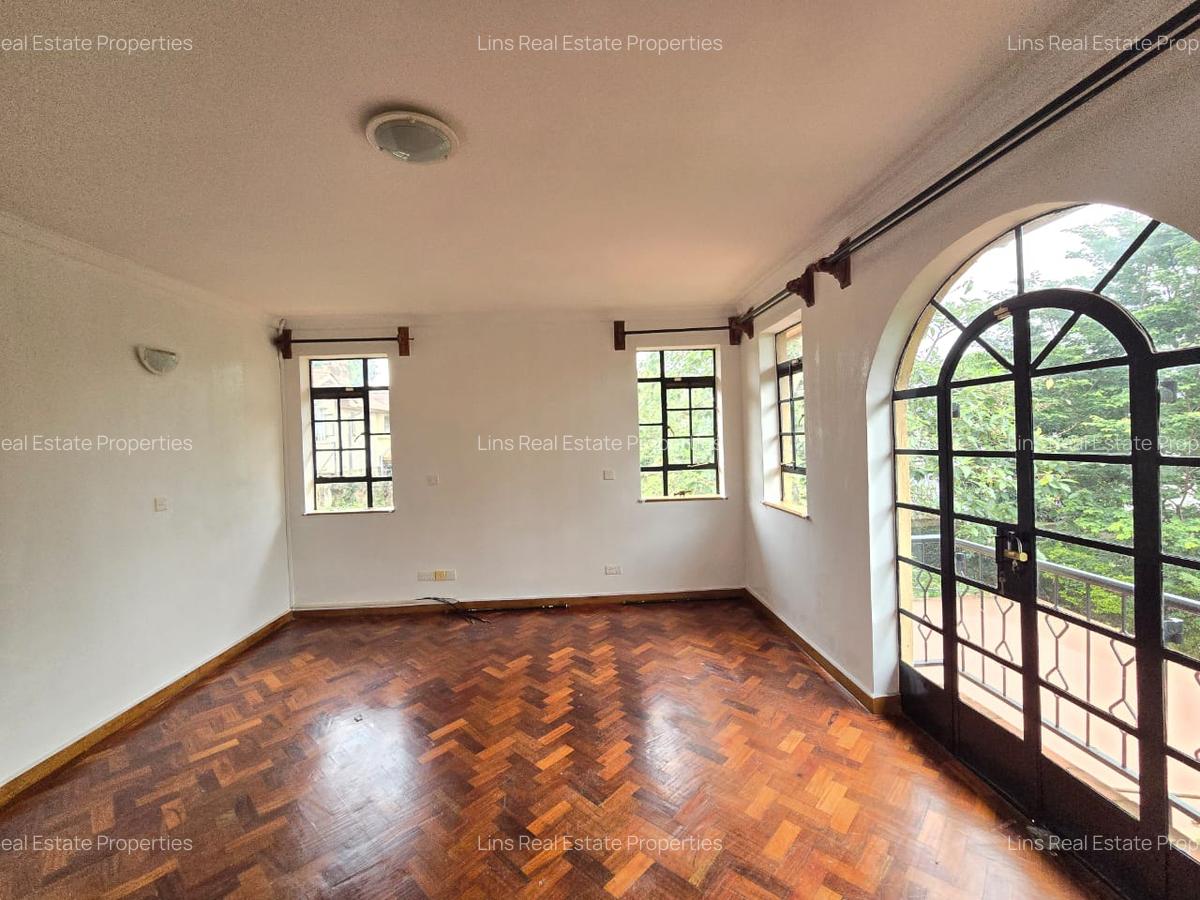 4 Bed Townhouse with En Suite in Kitisuru - 3