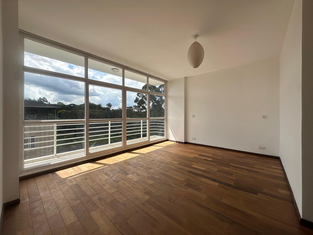 5 Bed Villa with En Suite at Lavington - 7