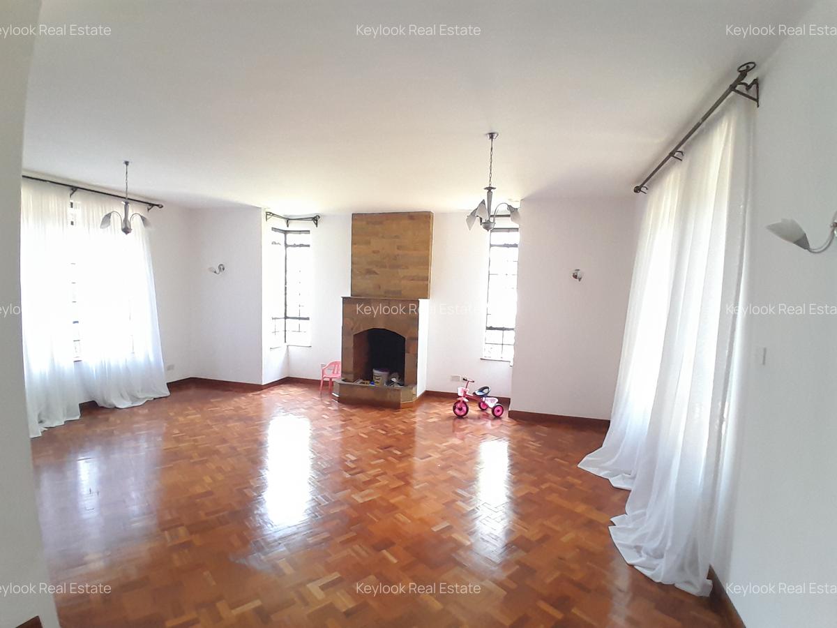 4 Bed Townhouse with En Suite at Lavington - 9