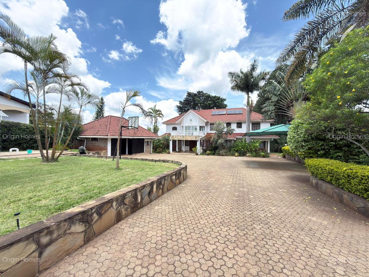 5 Bed House with En Suite at Nyari - 12