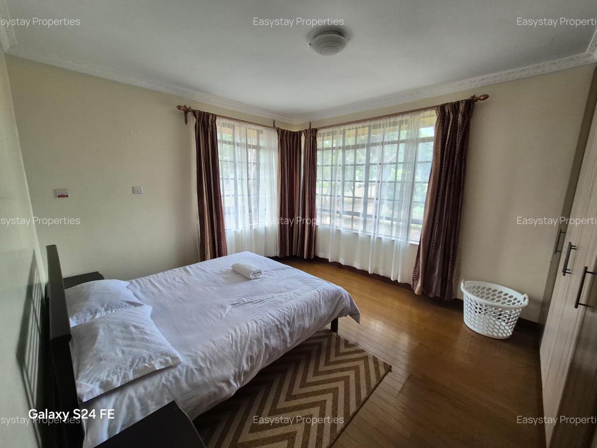 5 Bed House with En Suite in Runda - 4