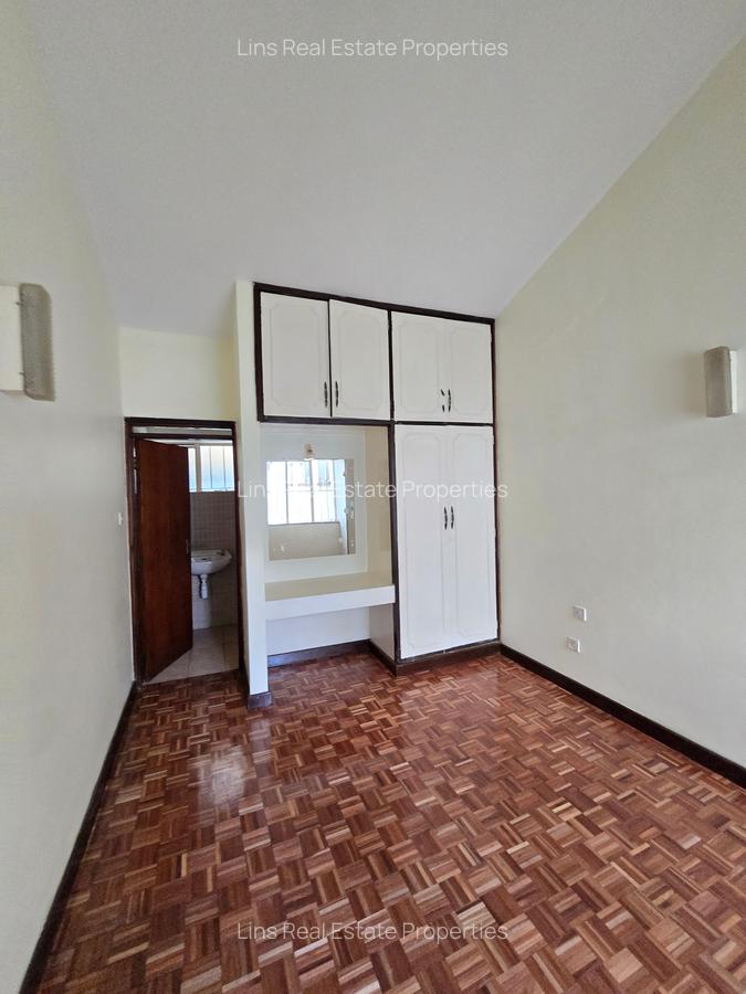 4 Bed Townhouse with En Suite in Spring Valley - 14
