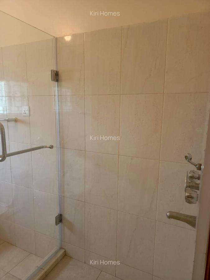 5 Bed Townhouse with En Suite in Nyari - 18