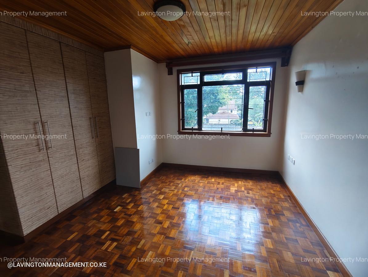 5 Bed Townhouse with En Suite at Lavington Green - 12