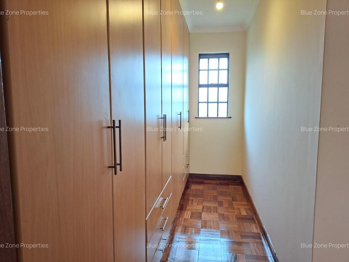 4 Bed Townhouse with En Suite at Off Glory Rd - 15