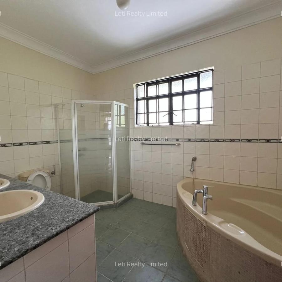 4 Bed Townhouse with En Suite in Kileleshwa - 10