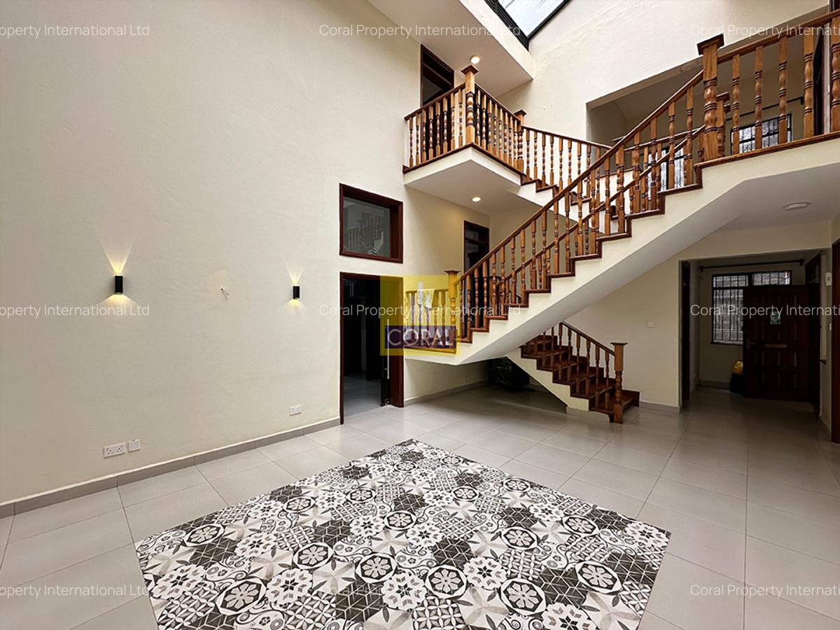 5 Bed Townhouse in Brookside - 2