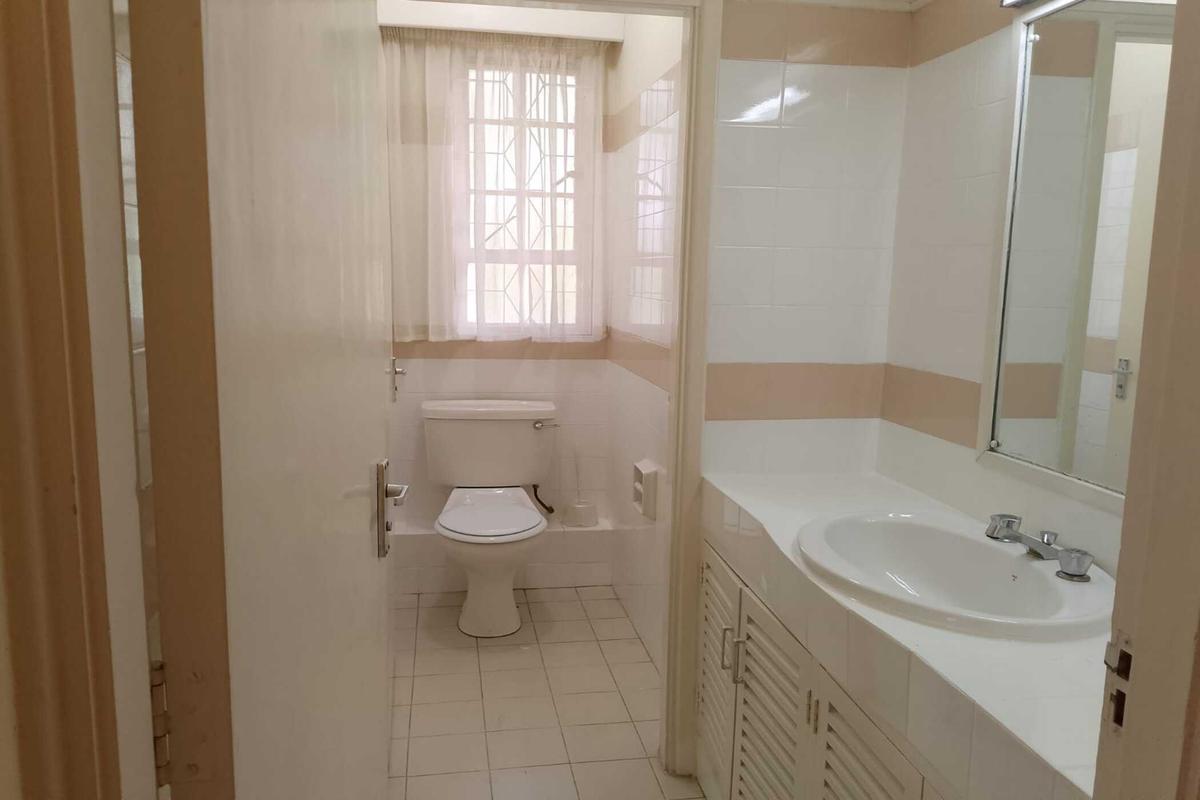 3 Bed Apartment with En Suite in Kilimani - 16