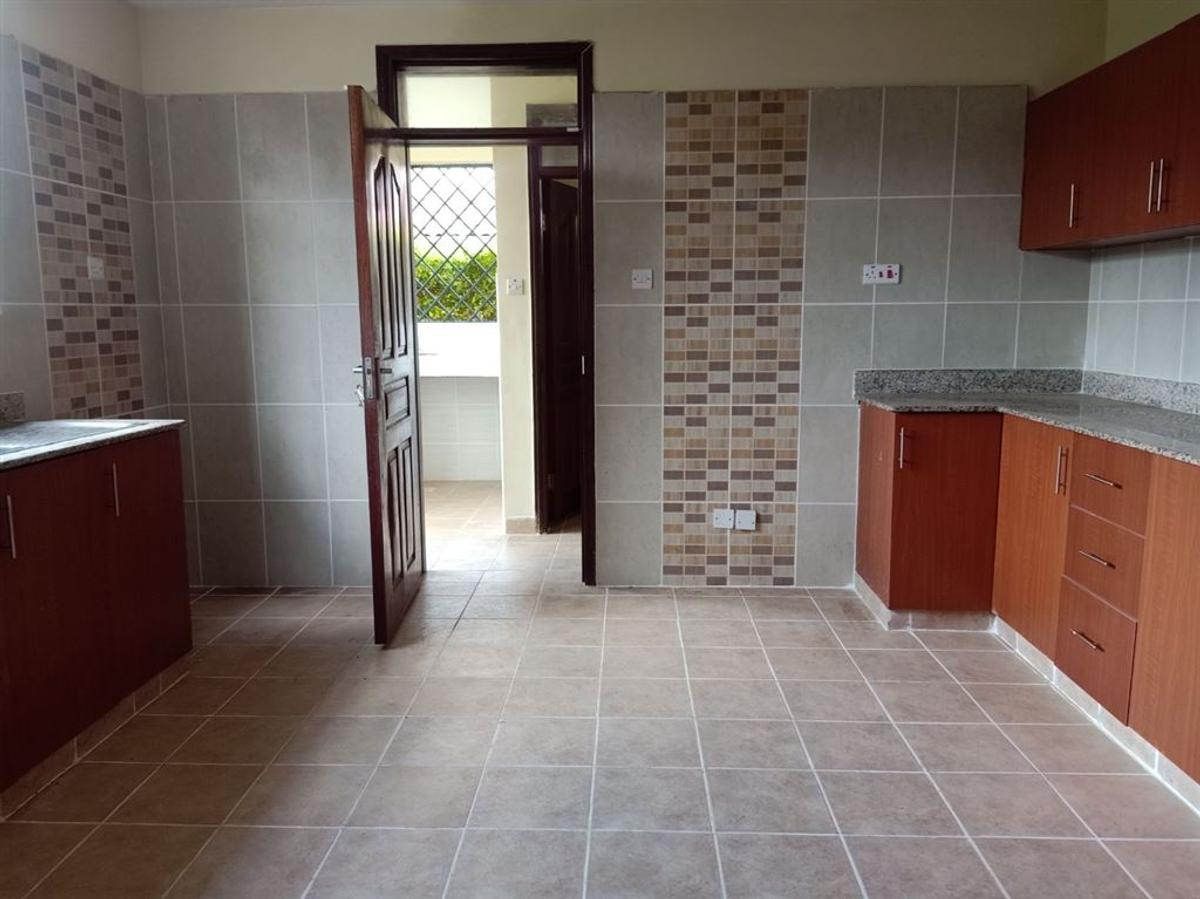 4 Bed House with En Suite at Fourways Junction Estate - 4