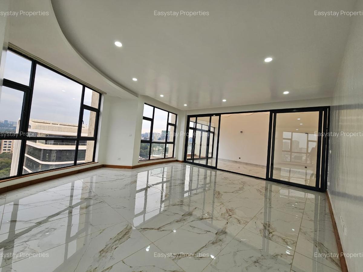 4 Bed Apartment with En Suite in Westlands Area - 2