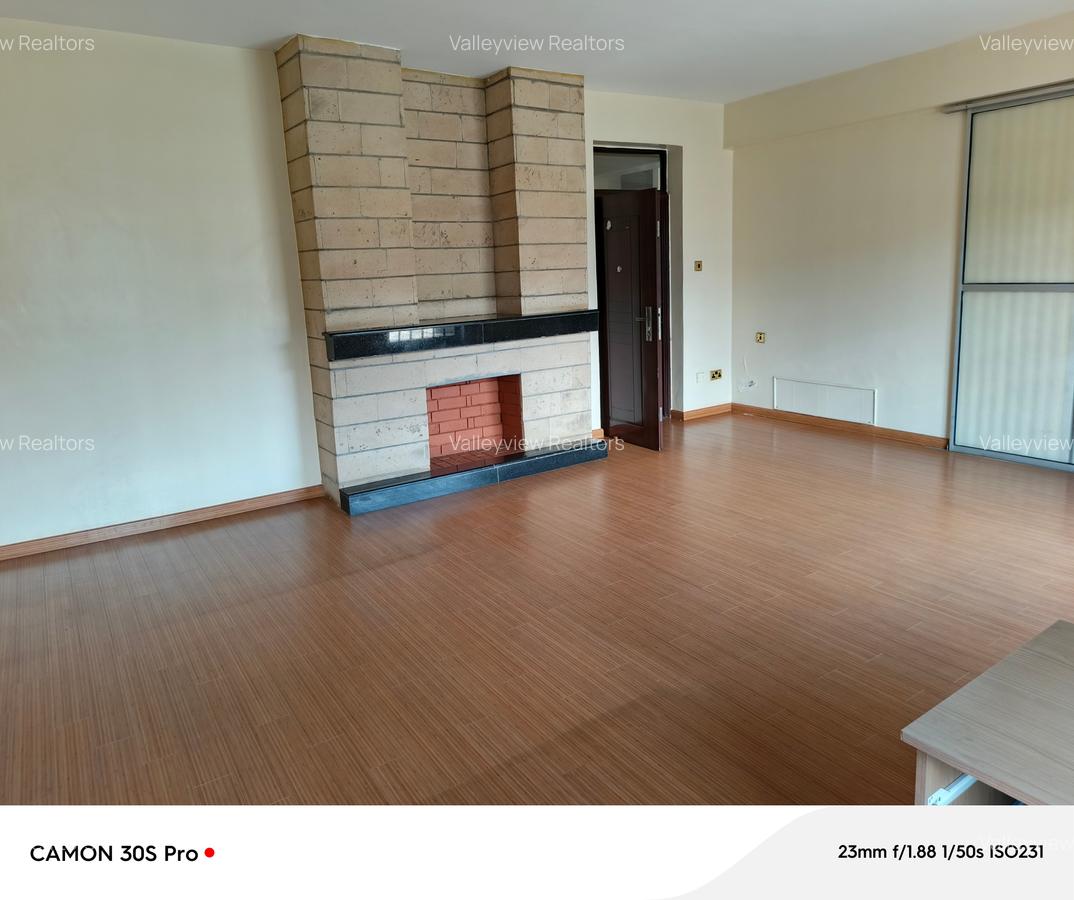 5 Bed Townhouse with En Suite at Lavington - 10