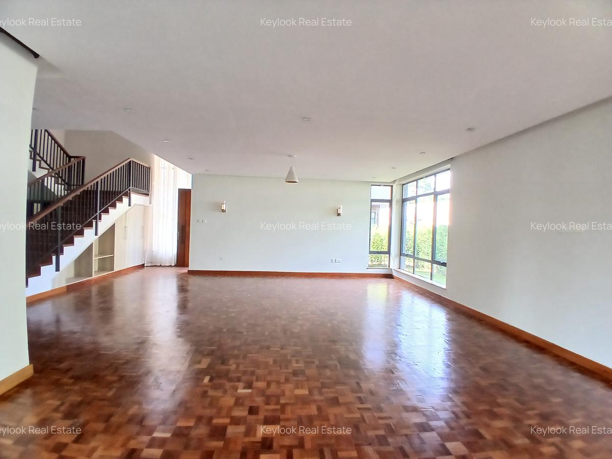 5 Bed Townhouse with En Suite at Lavington Green - 5