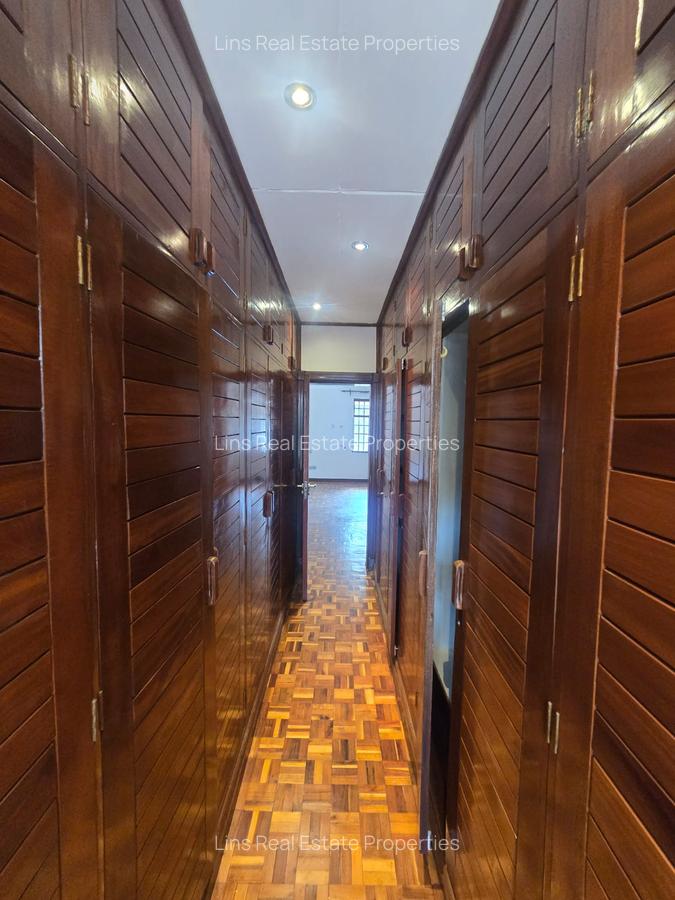 4 Bed Townhouse with En Suite in Spring Valley - 20